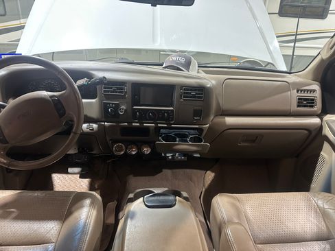 Used 2002 Ford F350 Long Bed image 2