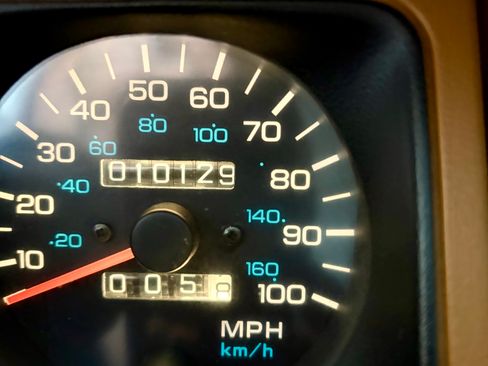 Used 1993 Jeep Wrangler 4WD image 4