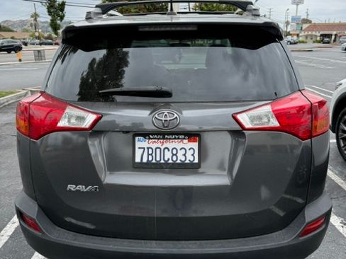 Used 2013 Toyota RAV4 XLE AWD/4WD image 8