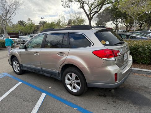 Used 2014 Subaru Outback 2.5i Limited w/ Moonroof Package image 2