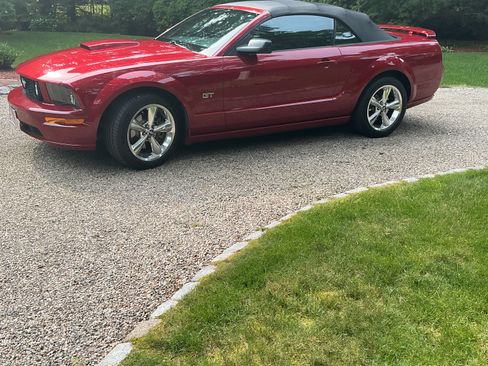 Used 2008 Ford Mustang GT Premium RWD image 2