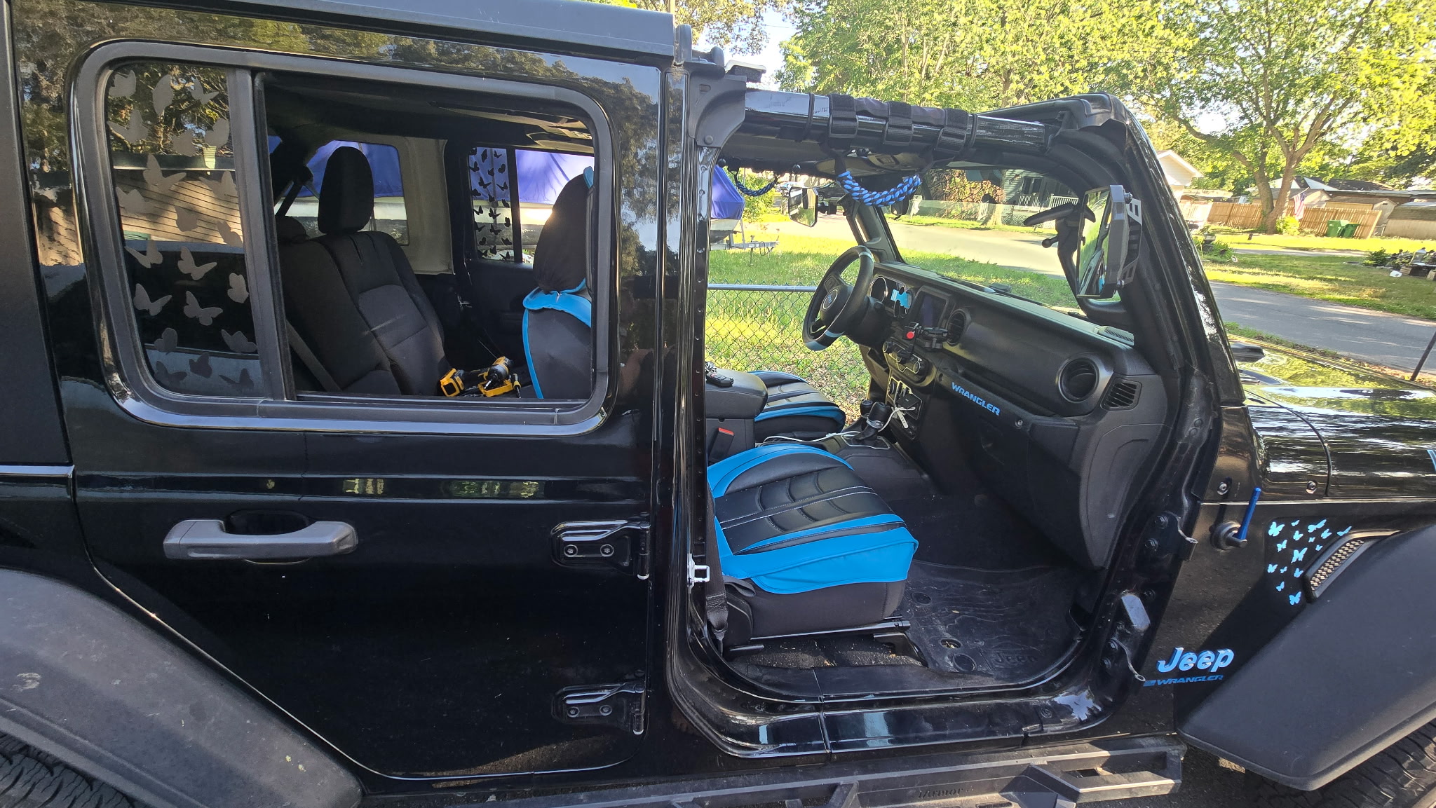 Used 2023 Jeep Wrangler Unlimited AWD/4WD image 2