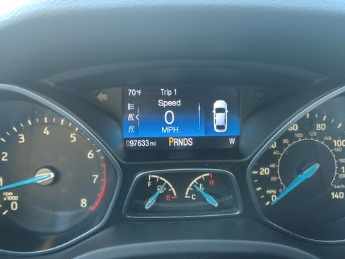 Used 2016 Ford Focus SE w/ SE Sport Package image 10