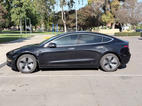 Used 2018 Tesla Model 3 Long Range image 5