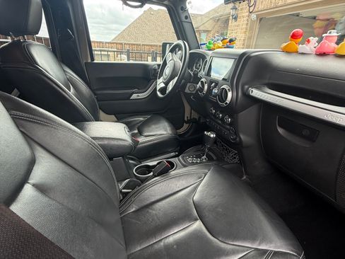 Used 2017 Jeep Wrangler Unlimited Sahara w/ Quick Order Package 24E Chief image 12