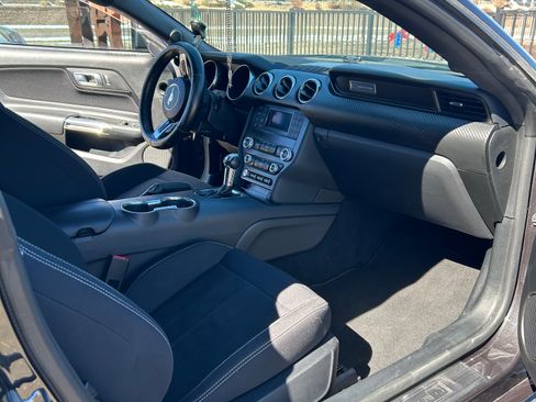 Used 2022 Ford Mustang Coupe image 10