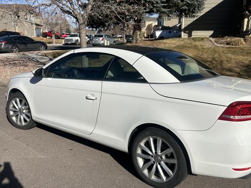 Used 2012 Volkswagen Eos Komfort FWD image 3