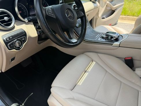 Used 2017 Mercedes-Benz GLC 300 4MATIC Coupe image 5