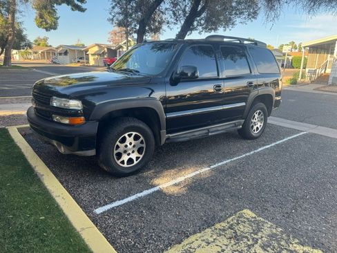 Used 2004 Chevrolet Tahoe Z71 w/ Z71 Preferred Equipment Group AWD/4WD image 10