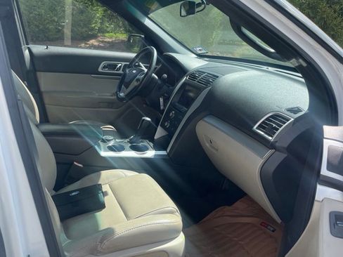 Used 2013 Ford Explorer XLT AWD/4WD image 14