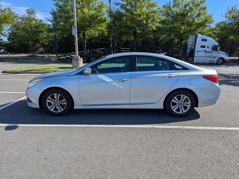 Used 2014 Hyundai Sonata GLS w/ Popular Equipment Group 2 FWD image 5