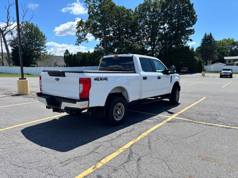 Used 2022 Ford F250 XL w/ Power Equipment Group AWD/4WD image 5