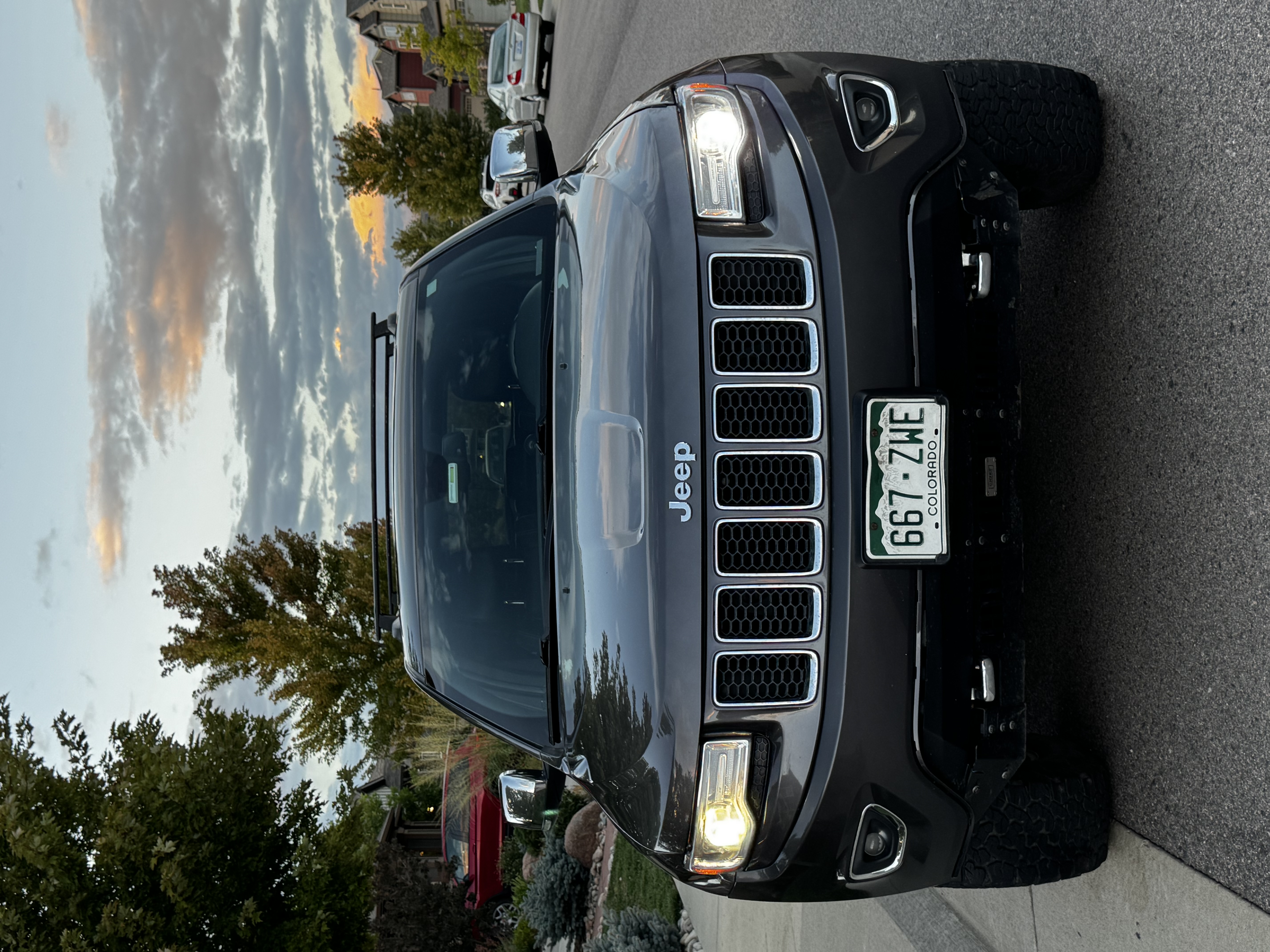 Used 2014 Jeep Grand Cherokee Overland AWD/4WD image 19