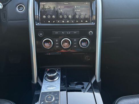 Used 2017 Land Rover Discovery HSE Luxury image 17