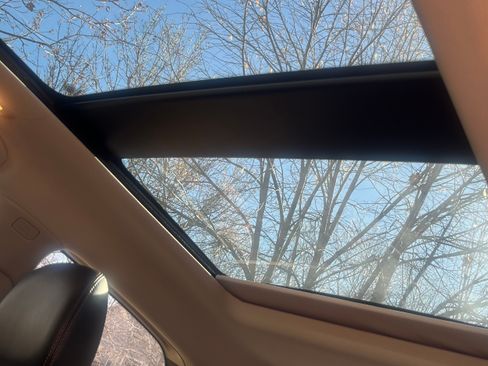 Used 2020 Nissan Pathfinder SL image 18