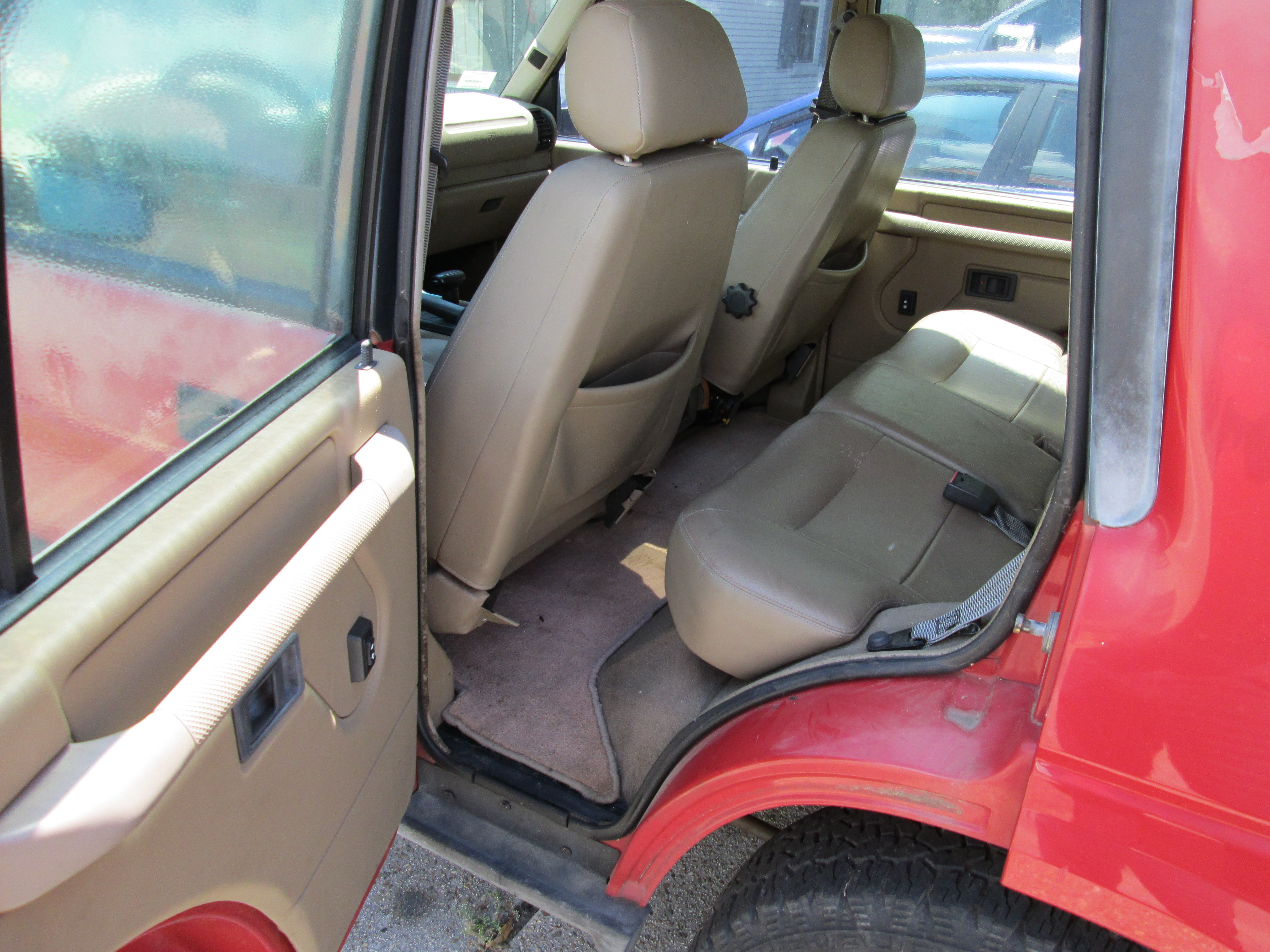 Used 1996 Land Rover Discovery SE AWD/4WD image 13