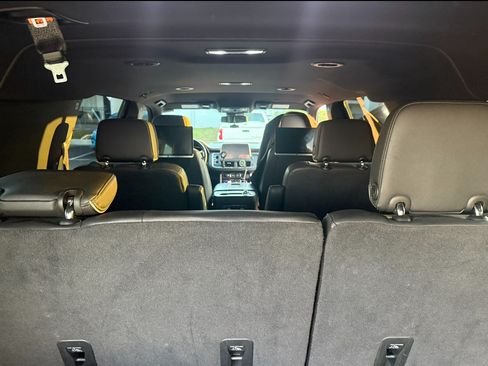 Used 2023 Chevrolet Suburban Premier image 12