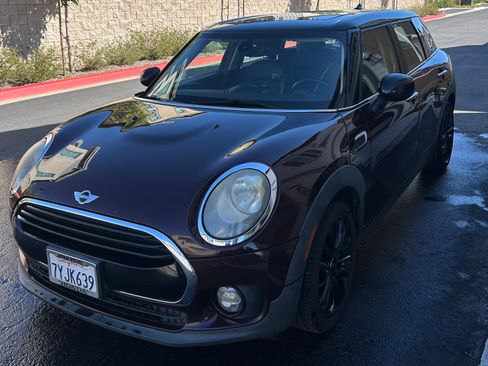 Used 2017 MINI Cooper Clubman image 2