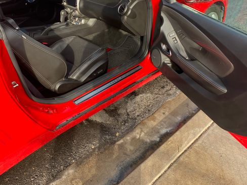 Used 2015 Chevrolet Camaro SS image 16