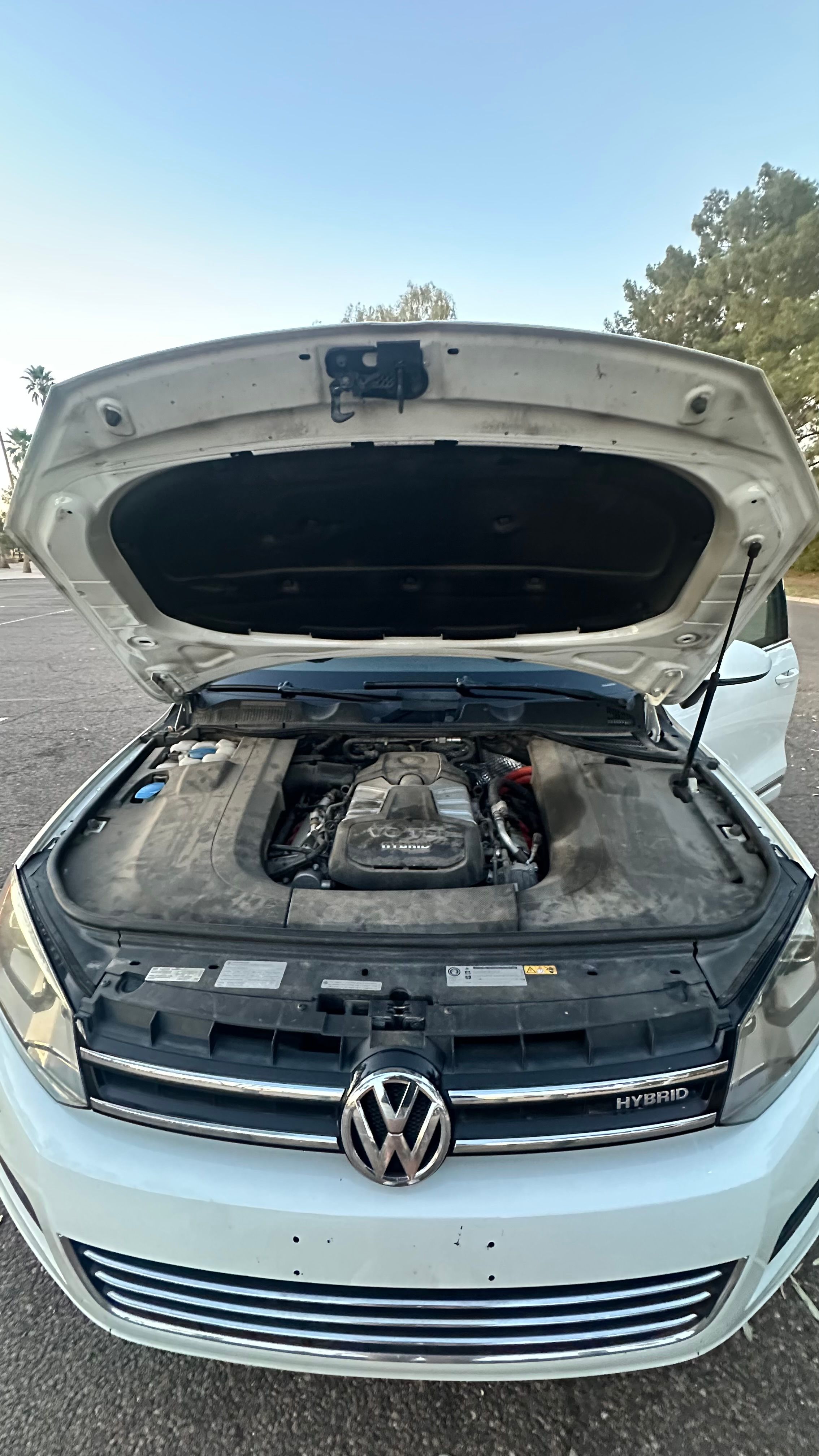 Used 2012 Volkswagen Touareg Hybrid AWD/4WD image 6