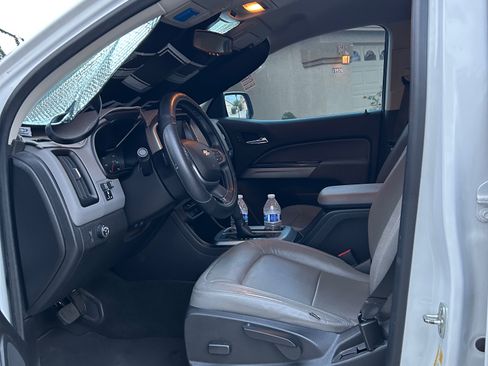 Used 2016 Chevrolet Colorado LT w/ LT Convenience Package RWD image 6