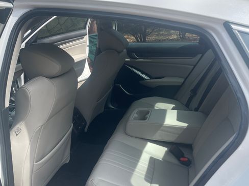 Used 2021 Honda Accord Touring image 15