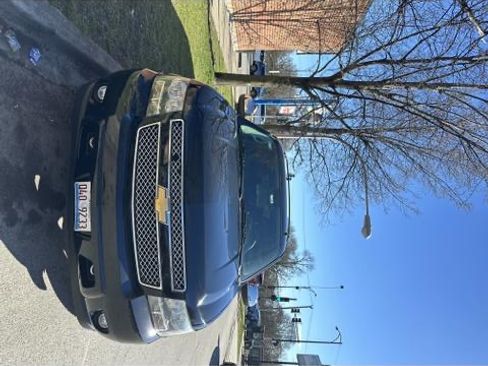 Used 2014 Chevrolet Suburban LTZ image 5