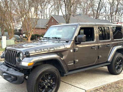 Used 2019 Jeep Wrangler Unlimited Sahara w/ Quick Order Package 24M Moab image 8
