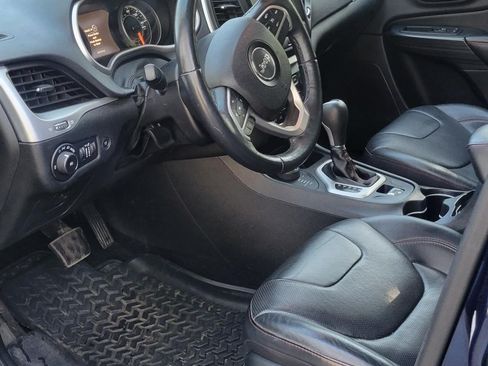 Used 2016 Jeep Cherokee Trailhawk w/ Comfort/Convenience Group image 8