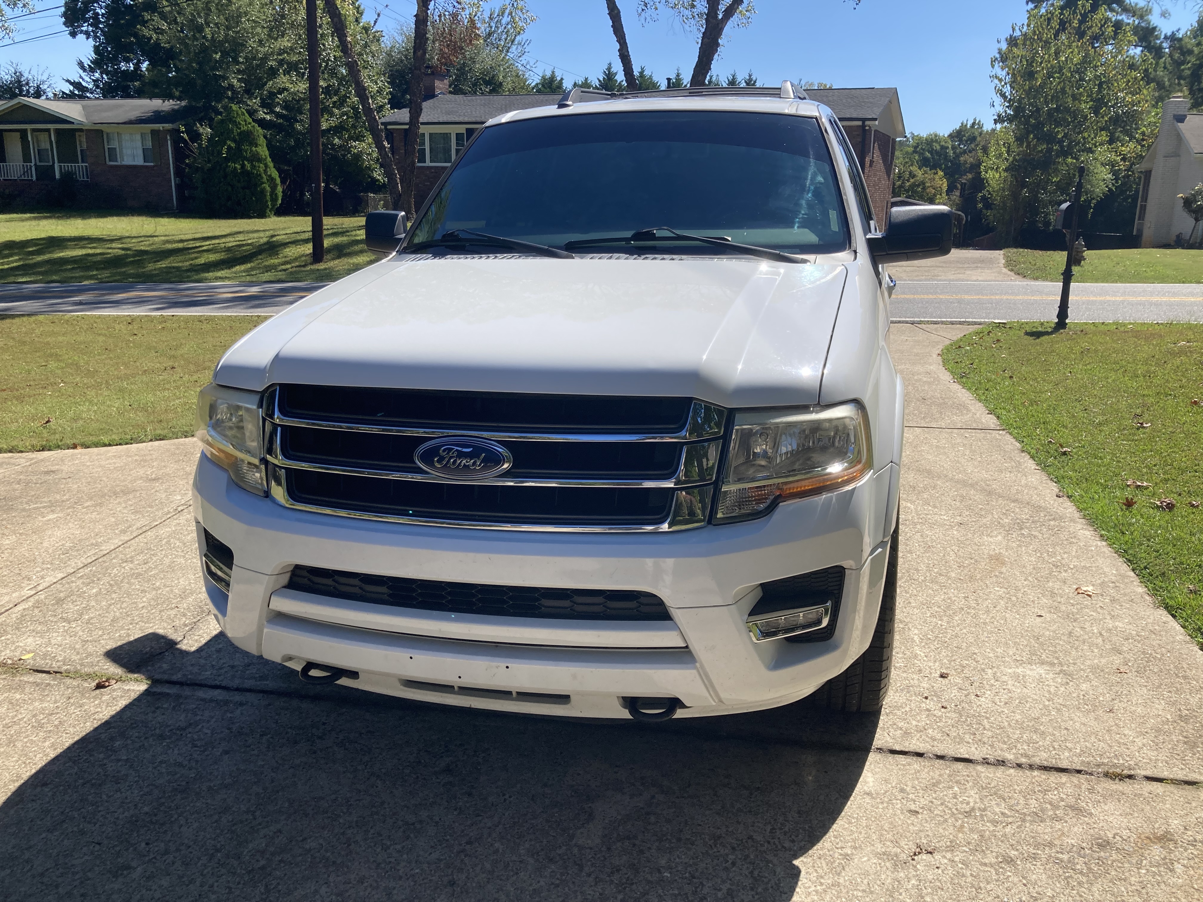 Used 2017 Ford Expedition XLT AWD/4WD image 4