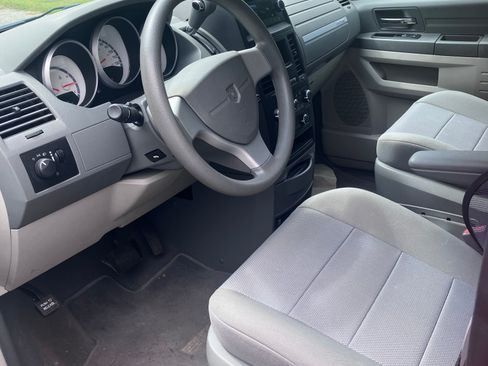 Used 2009 Dodge Grand Caravan SE FWD image 16