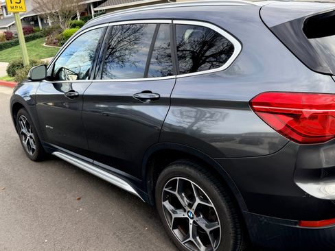 Used 2018 BMW X1 sDrive28i image 2