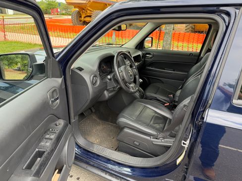 Used 2017 Jeep Patriot High Altitude FWD image 6