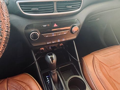 Used 2020 Hyundai Tucson SE image 2