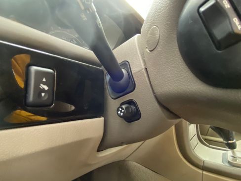 Used 2004 Lincoln LS RWD image 13