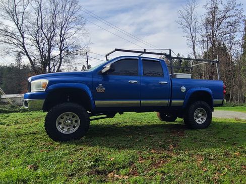 Used 2007 Dodge Ram 2500 Truck SLT image 2