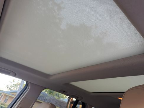 Used 2011 Mercedes-Benz GLK 350 2WD image 29