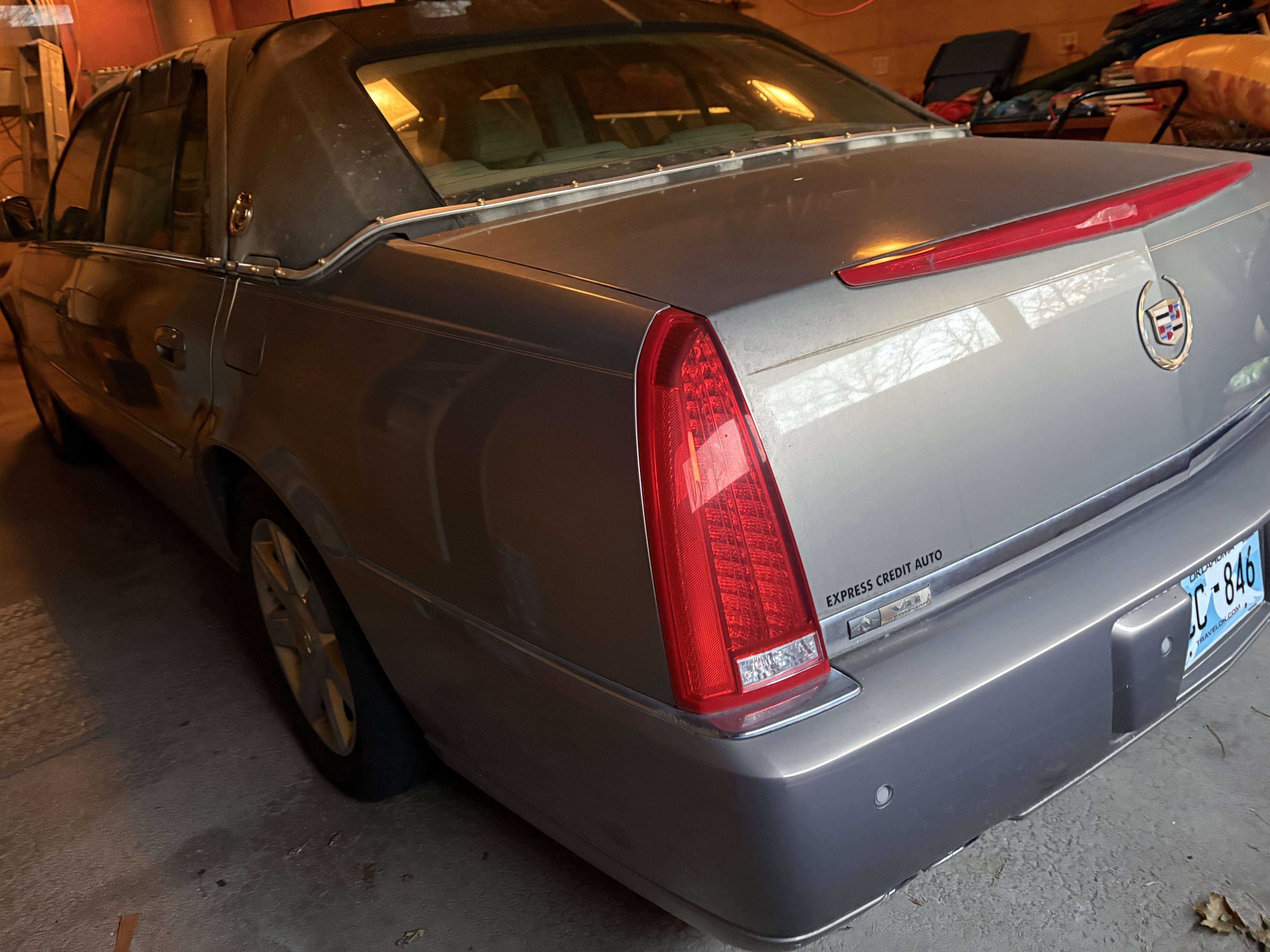 Used 2006 Cadillac DTS w/ Trunk Convenience Package FWD image 12
