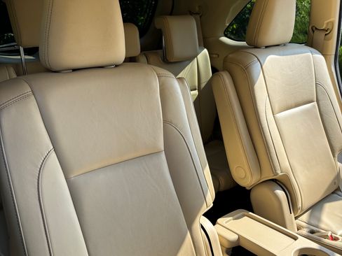 Used 2015 Toyota Highlander XLE AWD/4WD image 8