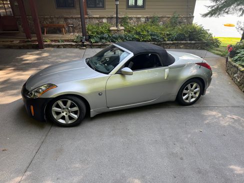Used 2005 Nissan 350Z Enthusiast RWD image 1