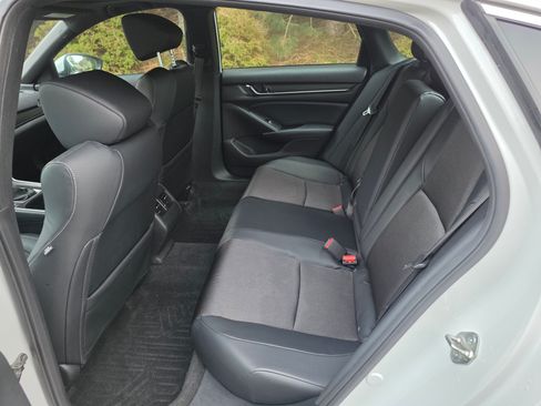 Used 2018 Honda Accord Sport image 25