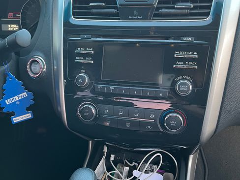 Used 2015 Nissan Altima 2.5 S w/ Special Edition Package image 10