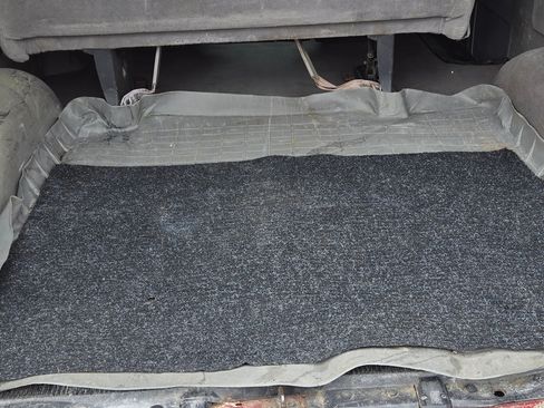 Used 2000 Ford E-150 and Econoline 150 Wagon image 15