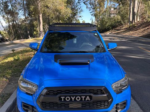 Used 2019 Toyota Tacoma TRD Pro AWD/4WD image 5