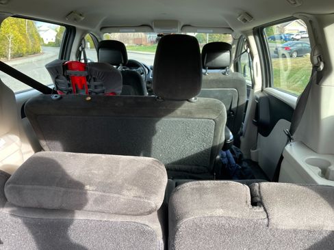 Used 2016 Dodge Grand Caravan image 16