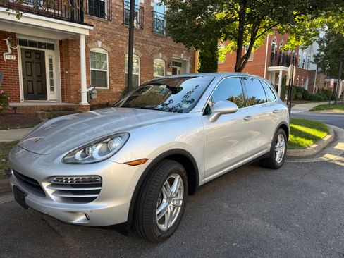 Used 2013 Porsche Cayenne image 1