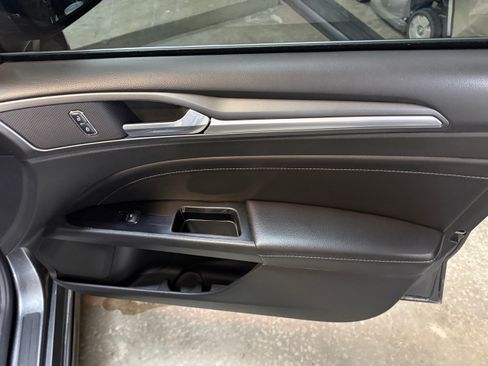 Used 2016 Ford Fusion Titanium image 9