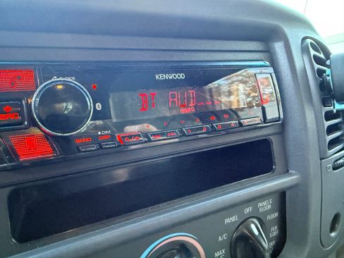 Used 2001 Ford F150 2WD SuperCab image 12