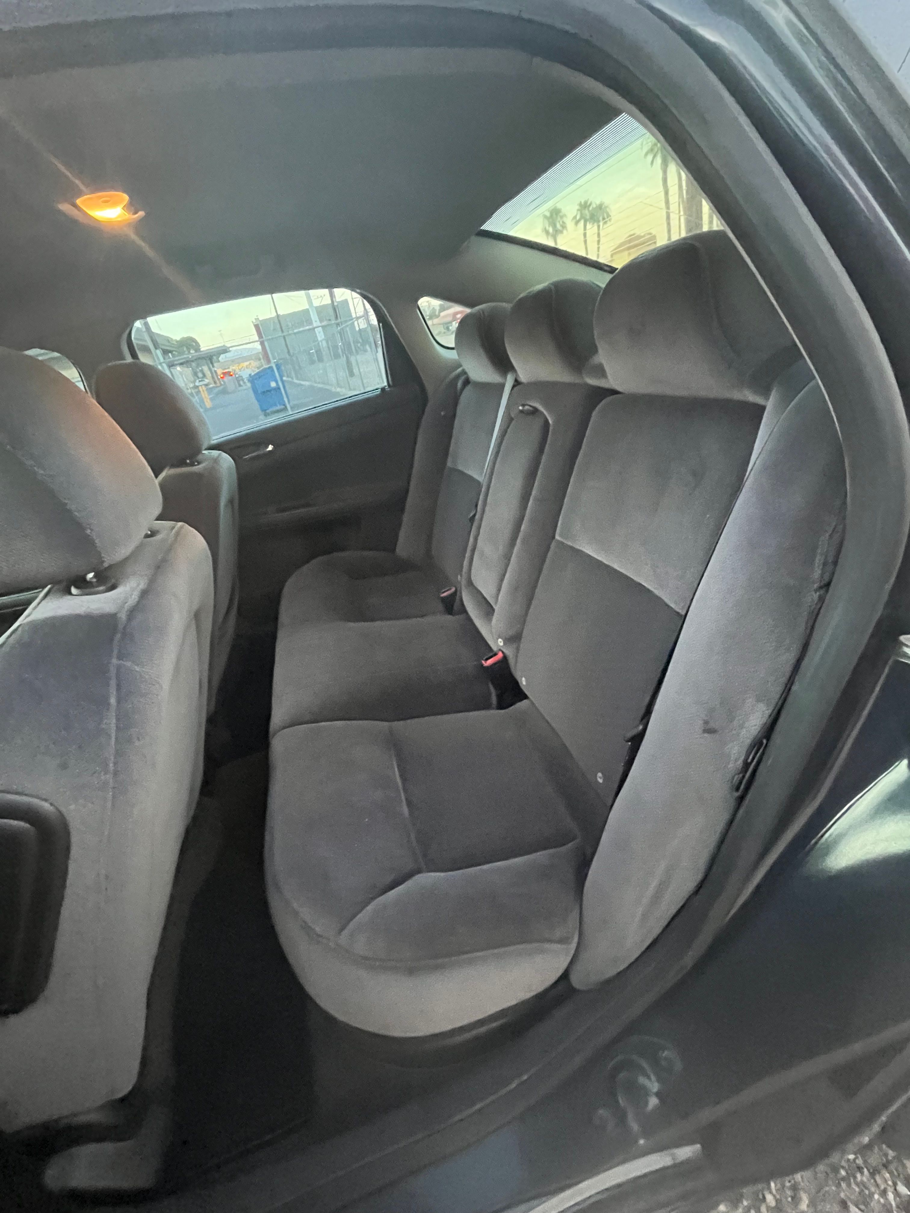 Used 2009 Chevrolet Impala LT FWD image 12