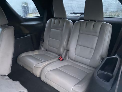 Used 2012 Ford Explorer XLT image 8